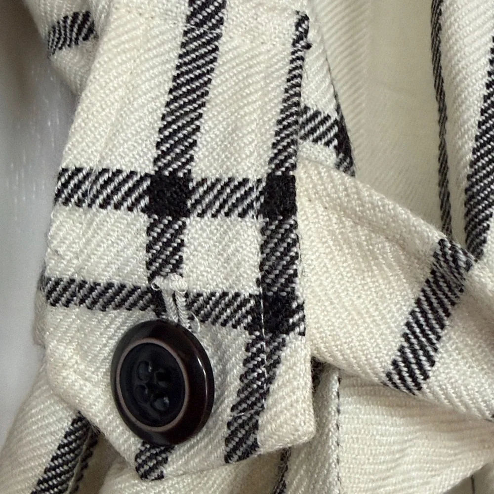 Bandolino Cream and Black Plaid Blazer - Picture 4 of 9